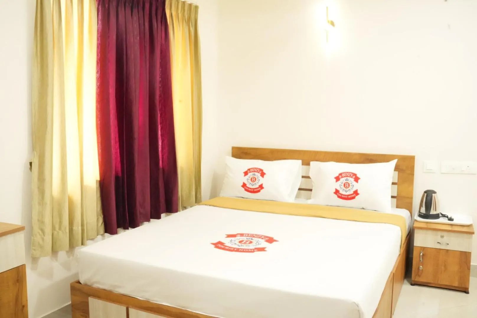 Benzy Tourist Home Ponnāni Hotel